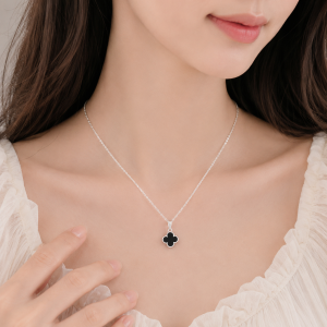 Dây chuyền cỏ lá đá đen