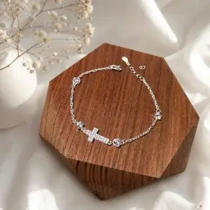Lắc Tay Bạc Nữ Mặt Thánh Giá Đính Đá Sang Trọng