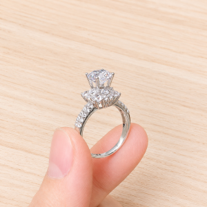 Nhẫn nữ bạc xi bạch kim mặt vuông