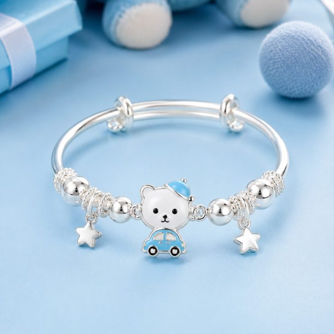 Vòng Bạc Cho Bé Trai 1 Tuổi Nên Chọn Loại Nào Vừa Đẹp Vừa Bền?