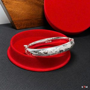 Vòng Kiềng Bạc Chạm Khắc Hoa Văn Tinh Xảo Sang Trọng