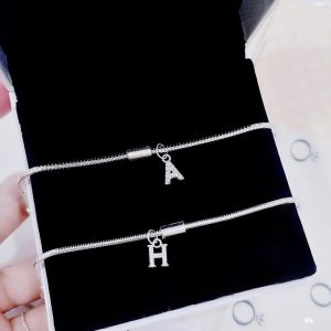 Lắc Tay Bạc Nữ Dây Rắn Charm Chữ Cái S