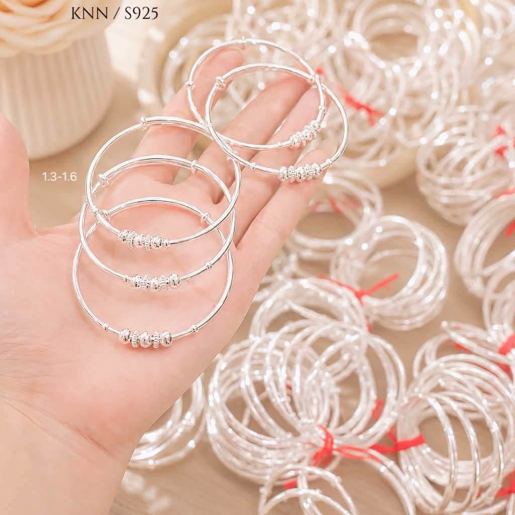 Lắc bạc trẻ em dạng bi tròn