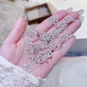 Mặt dây chuyền chữ cái bằng bạc