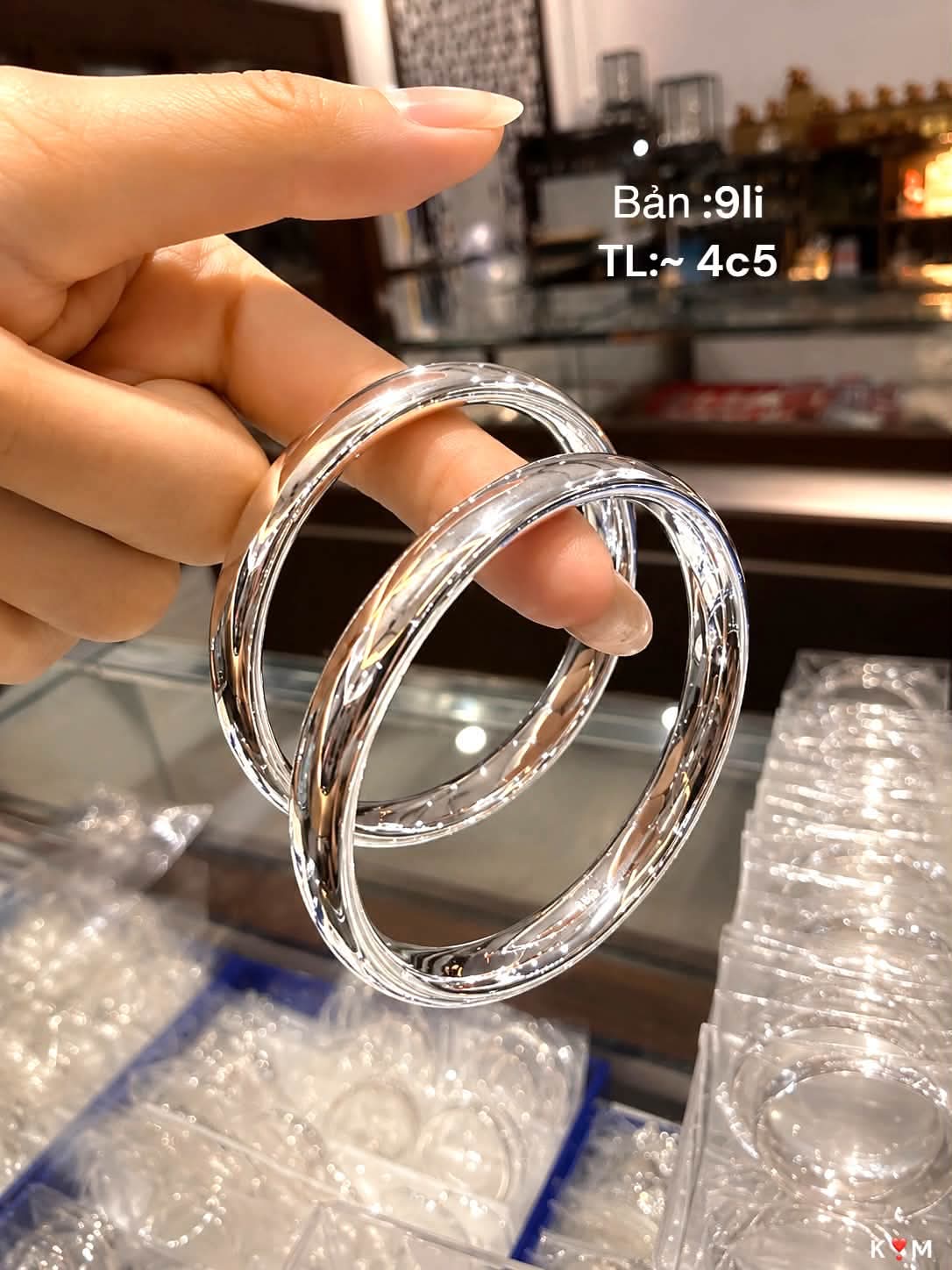 Vòng công nghệ bản rỗng bằng bạc ảnh thực tế