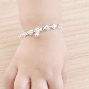 Lắc bạc trẻ em hoa cánh