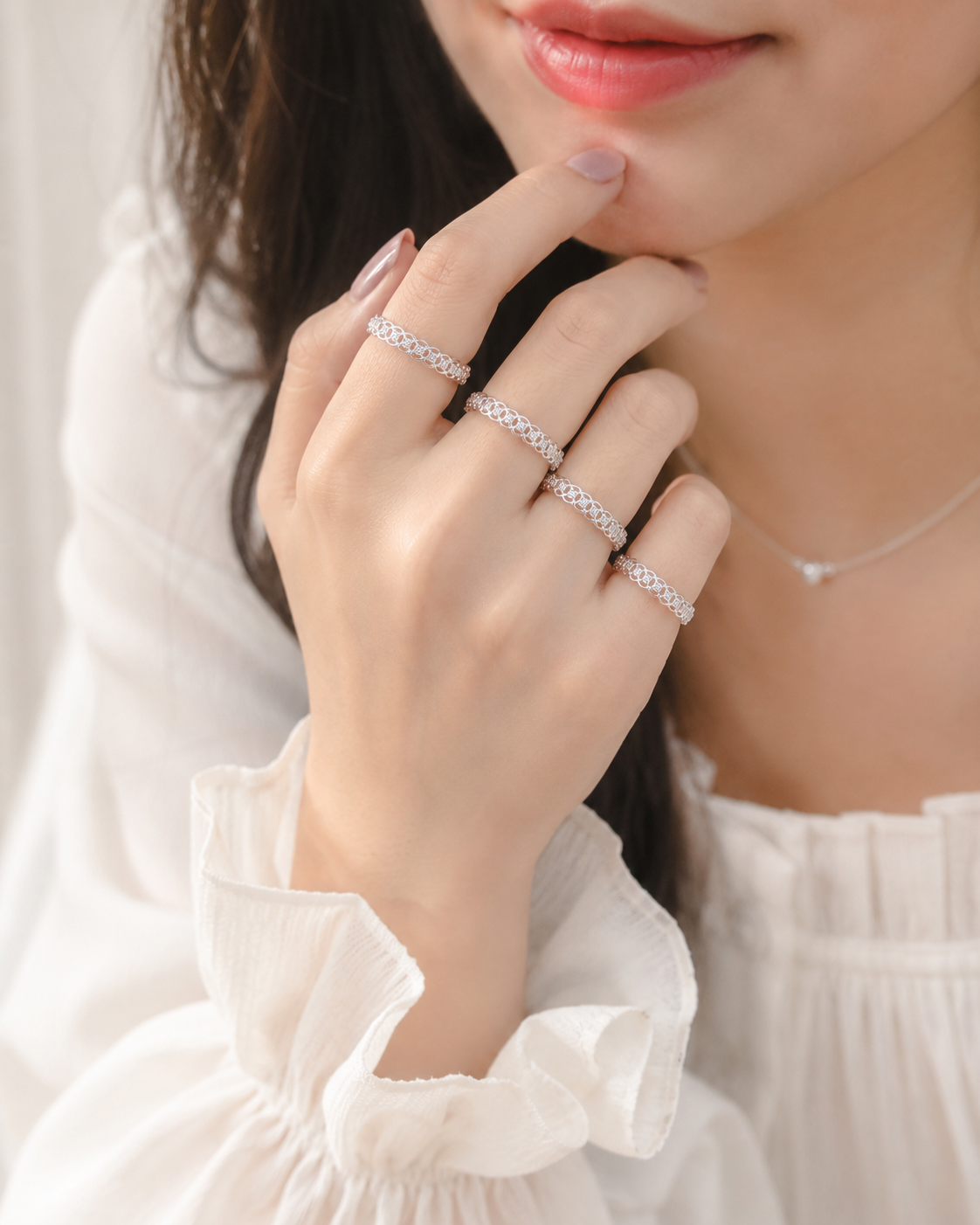 Nhẫn kim tiền viền đính đá