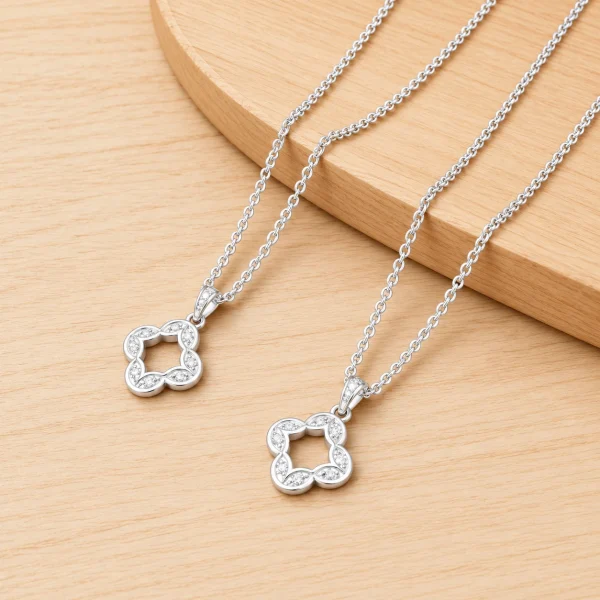 Dây chuyền bạc nữ 925 mặt hoa bốn cánh rỗng viền đá, ảnh sản phẩm thực tế